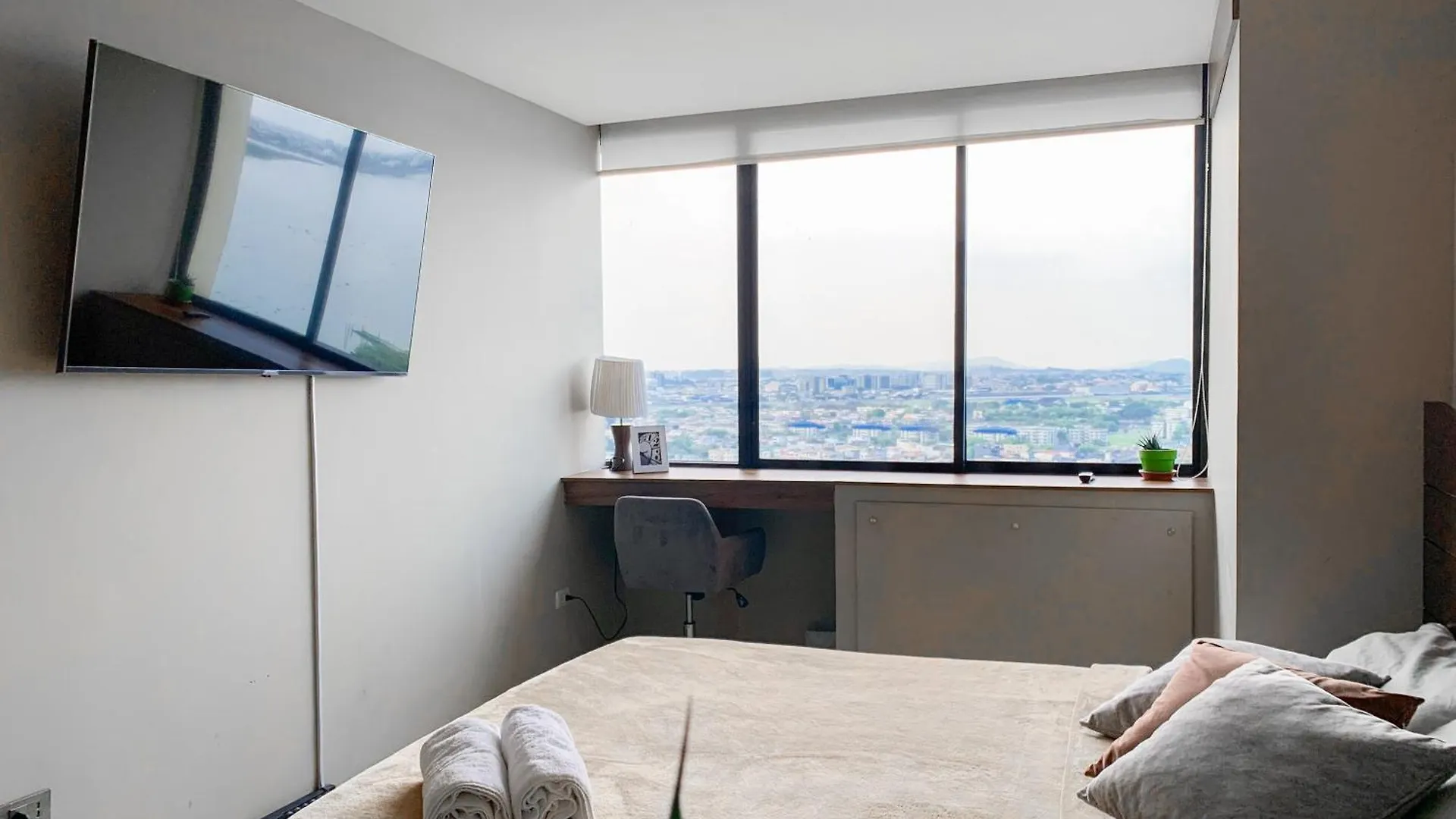 Suite Vista Al Rio En El Mejor Lugar De Guayaquil Ecuador